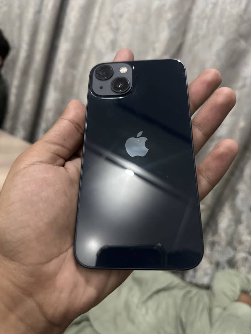 Apple iPhone 13 0