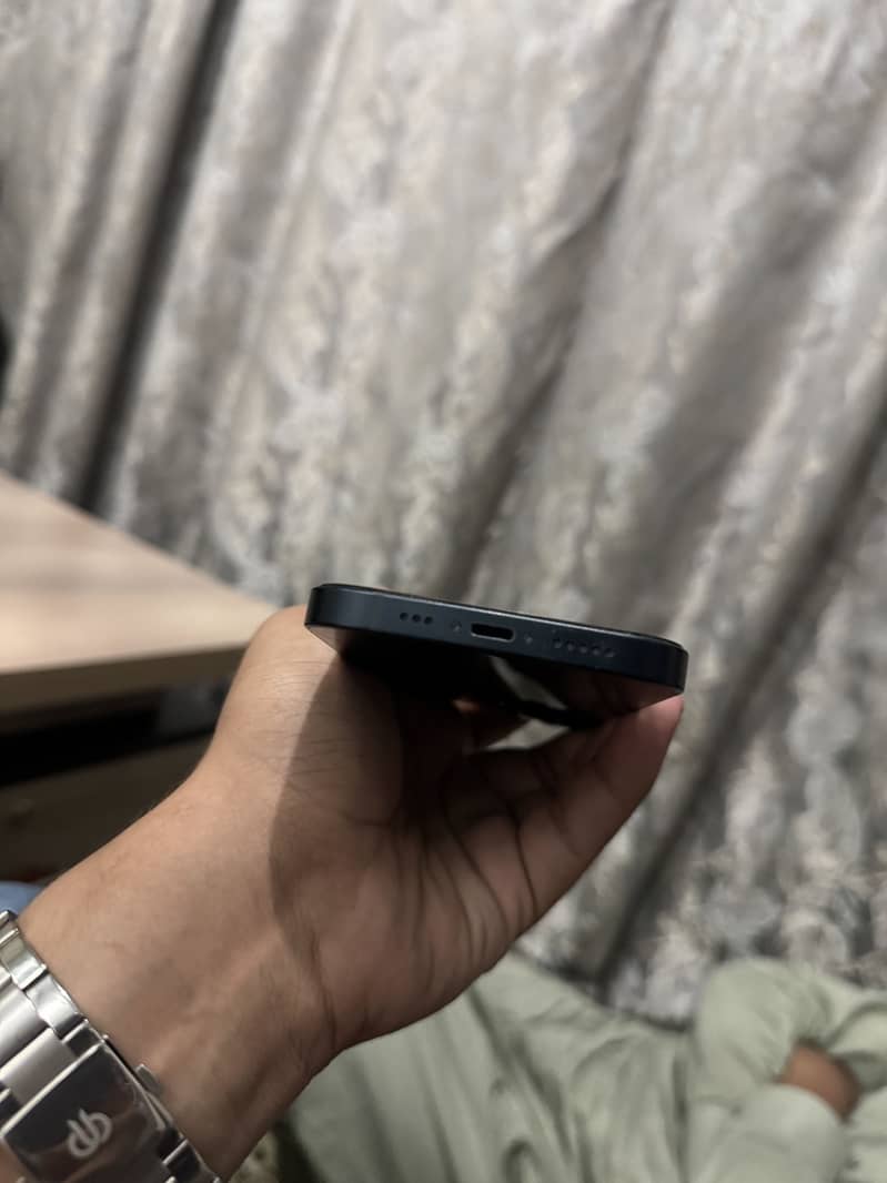 Apple iPhone 13 7