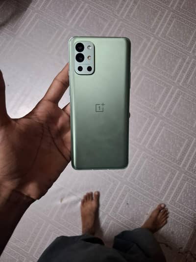 One Plus 9R