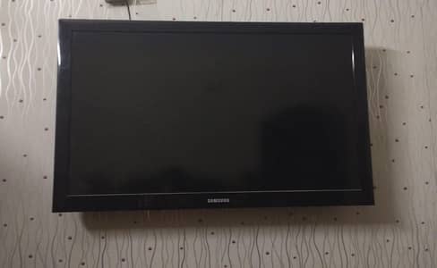 Samsung 40" Smart LED TV with Android Card Installed