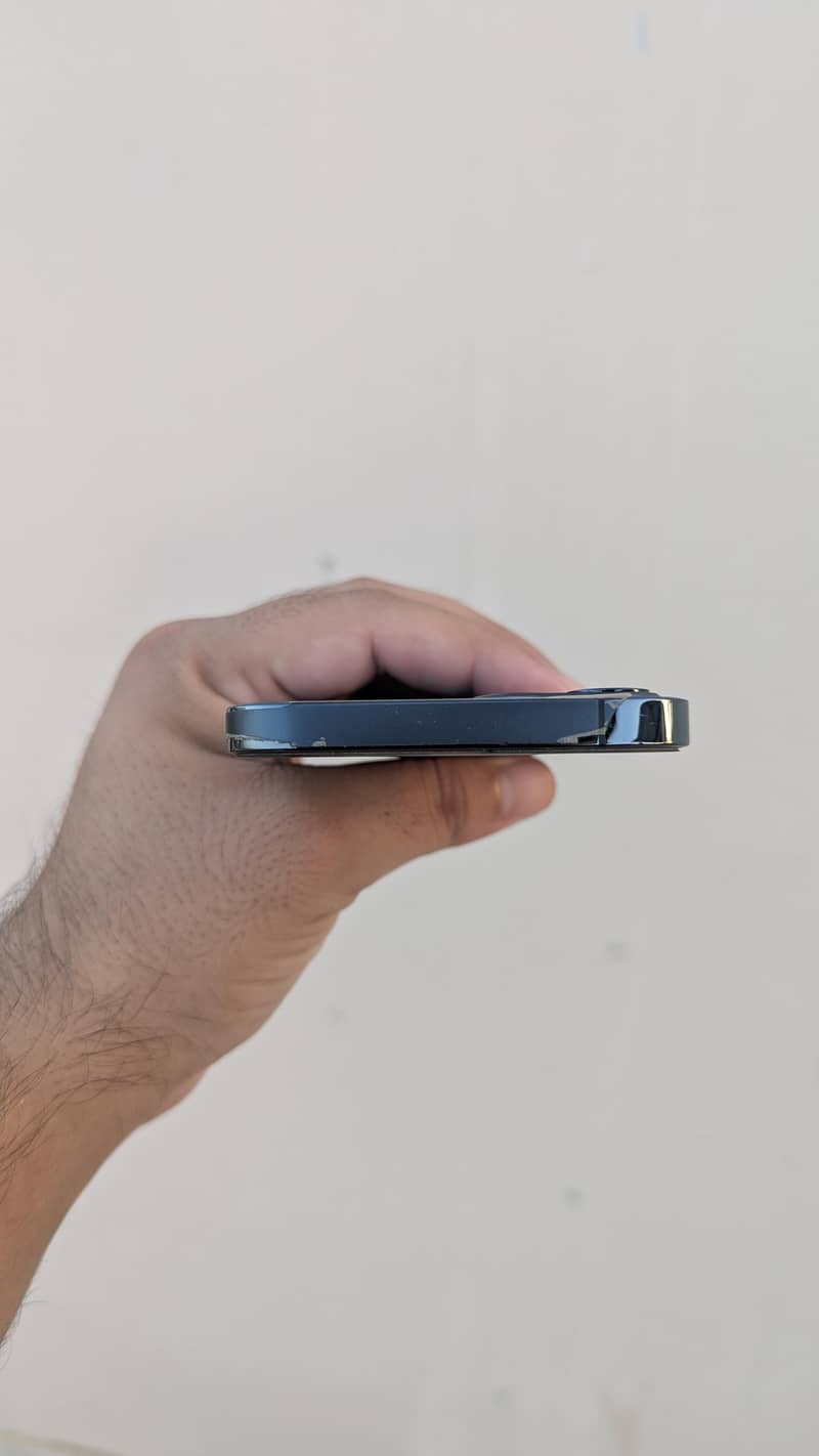 Apple iPhone 12 Pro 3