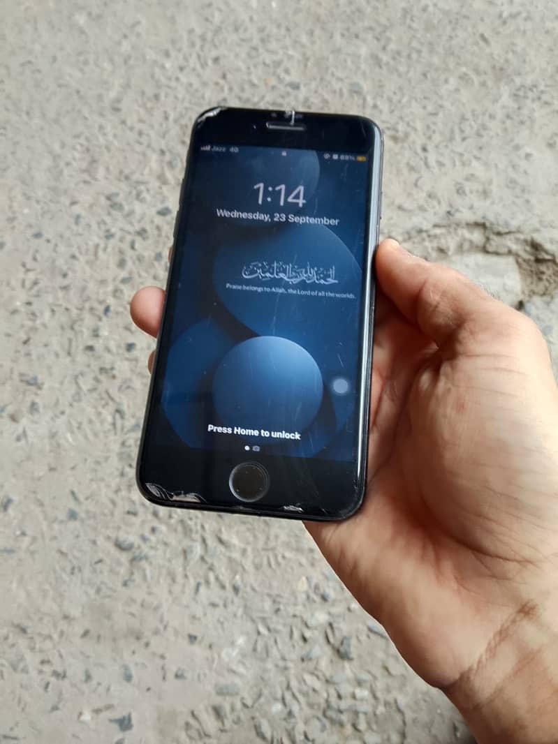 Apple iPhone 7 3