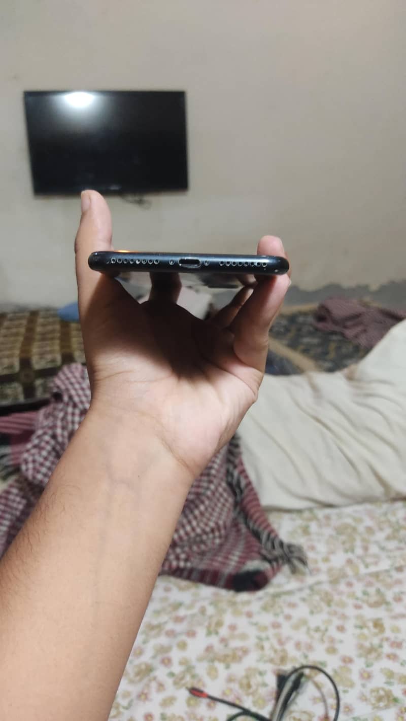 Apple iPhone 7 Plus 2