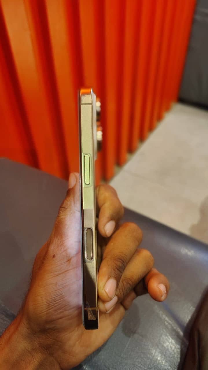 IPhone 16 Pro 3