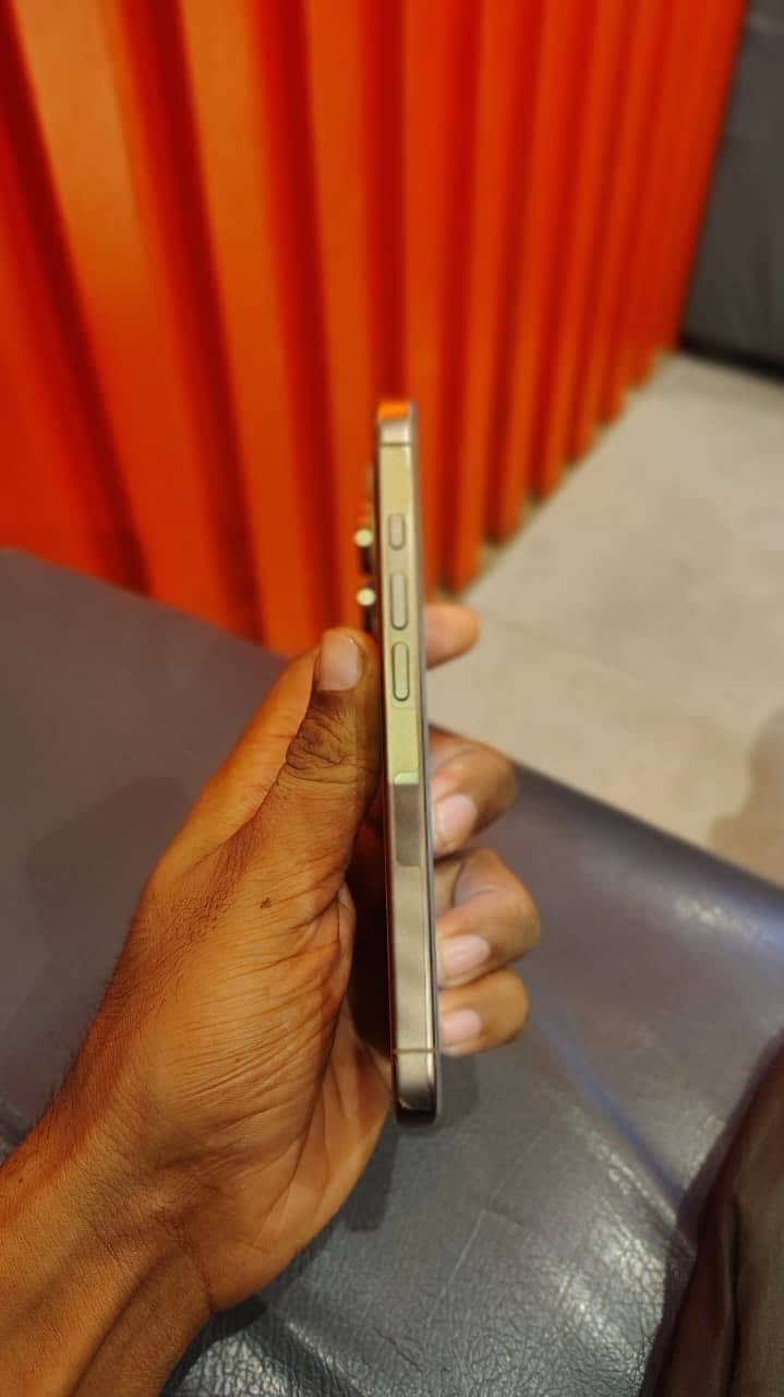 IPhone 16 Pro 5