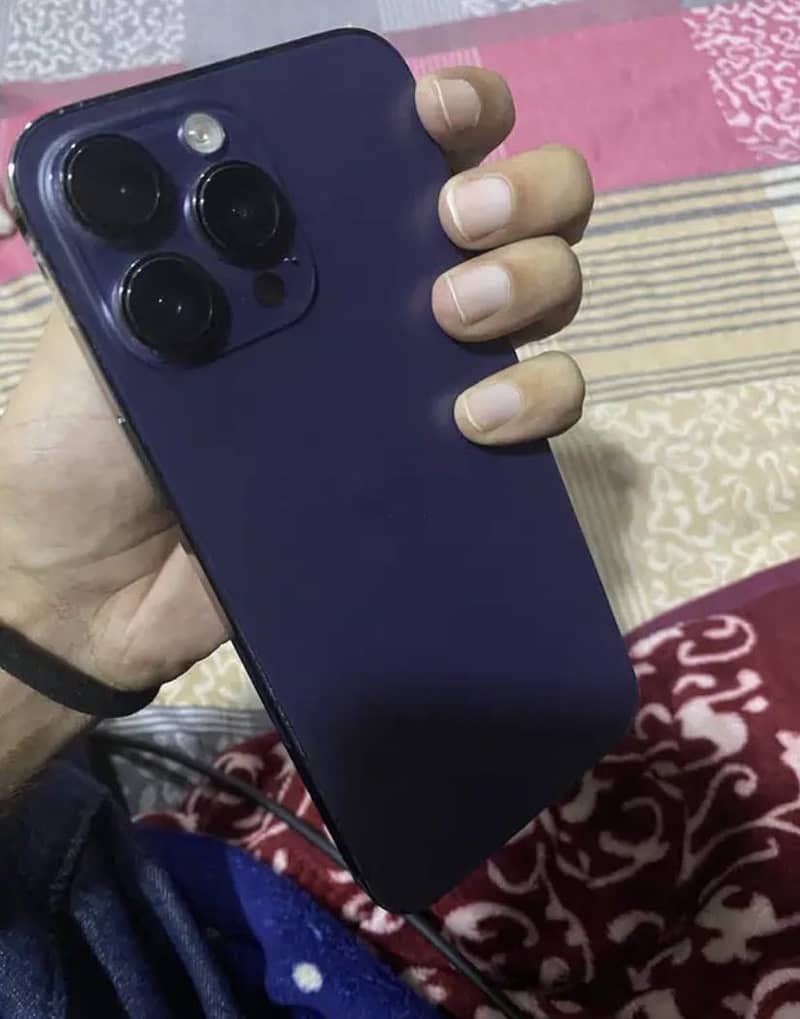 Apple iPhone 14 Pro Max 1
