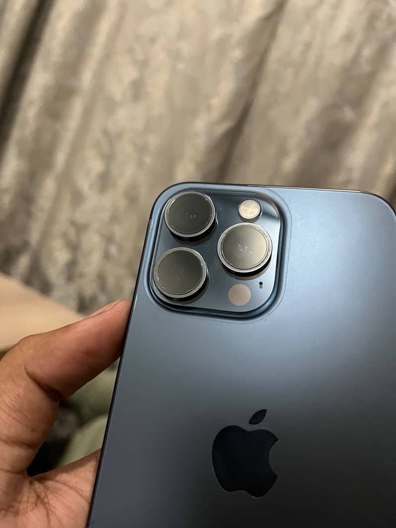 Apple iPhone 15 Pro Max 1