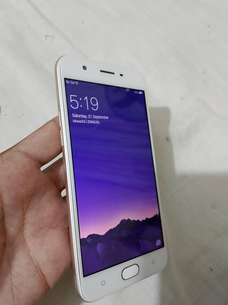 OPPO A57 0