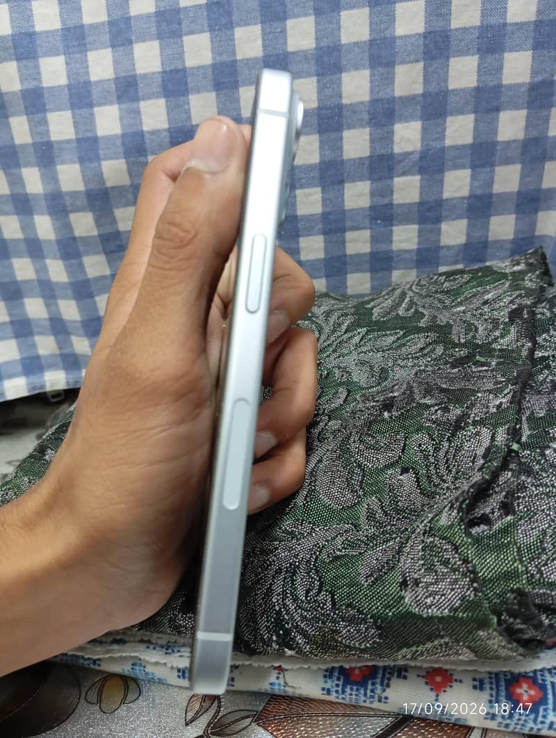 Apple iPhone 15 1