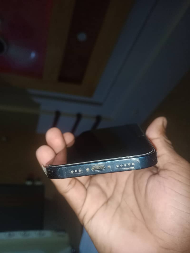 Apple iPhone 13 0