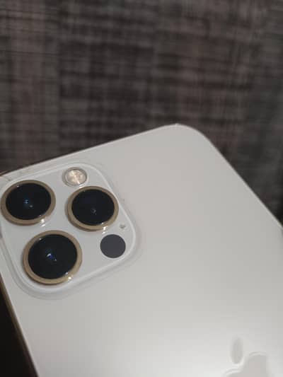 Apple iPhone 12 Pro. 256 gb. Lush condition. urgent sale. no time wast