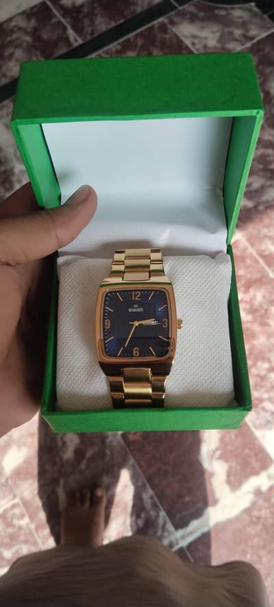 Stylish Golden Metallic Chain Watch for Men (Unused)
