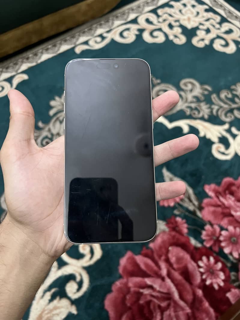 Apple iPhone 15 Pro Max 2