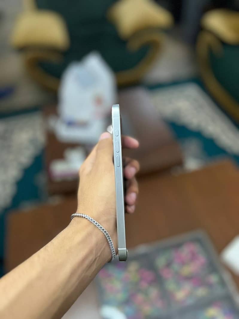 Apple iPhone 15 Pro Max 3