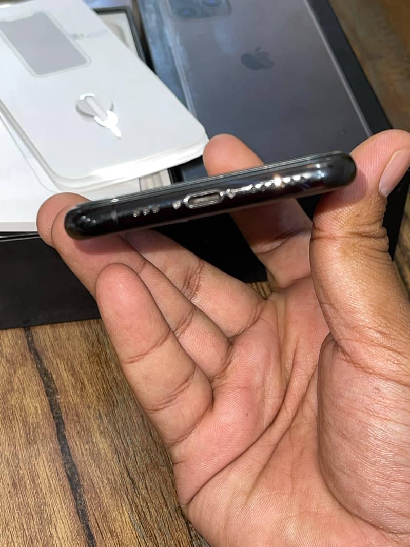 phone 11 pro 5