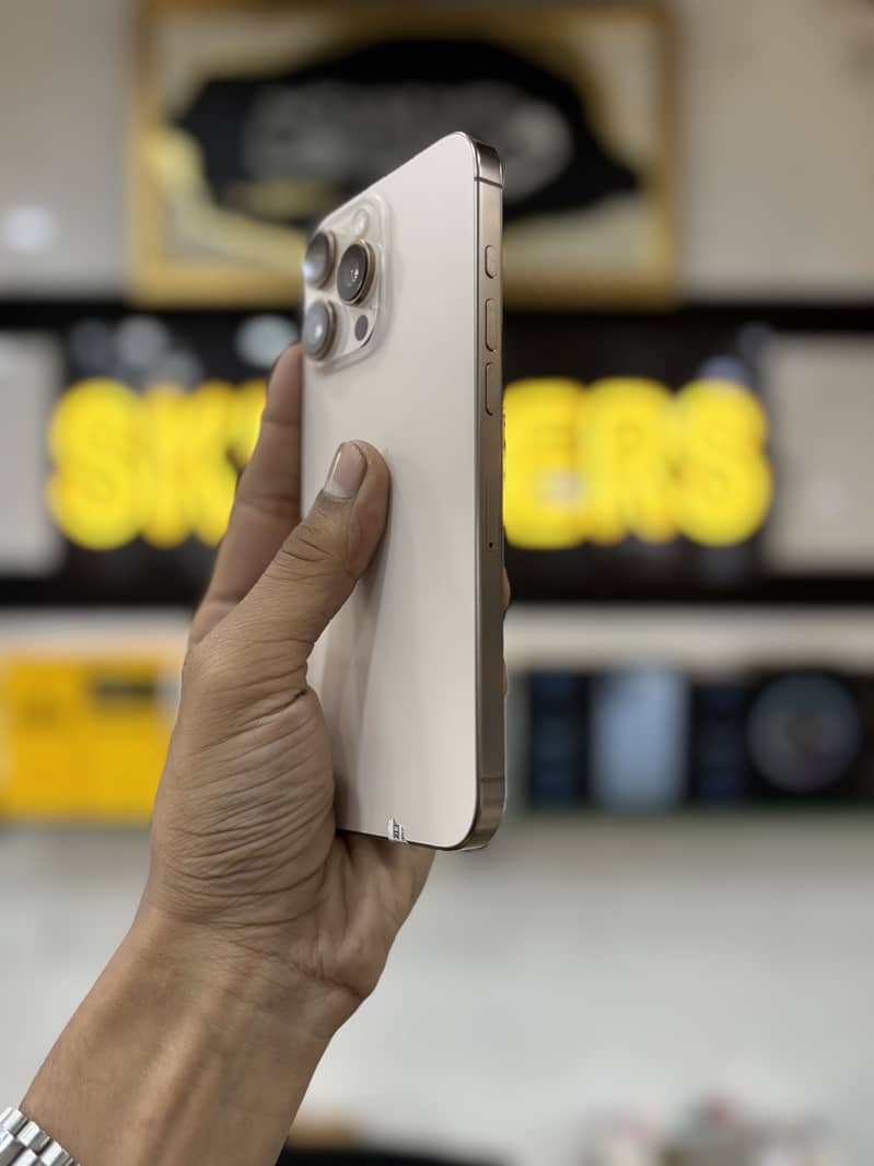 Iphone 16 Pro Max  1