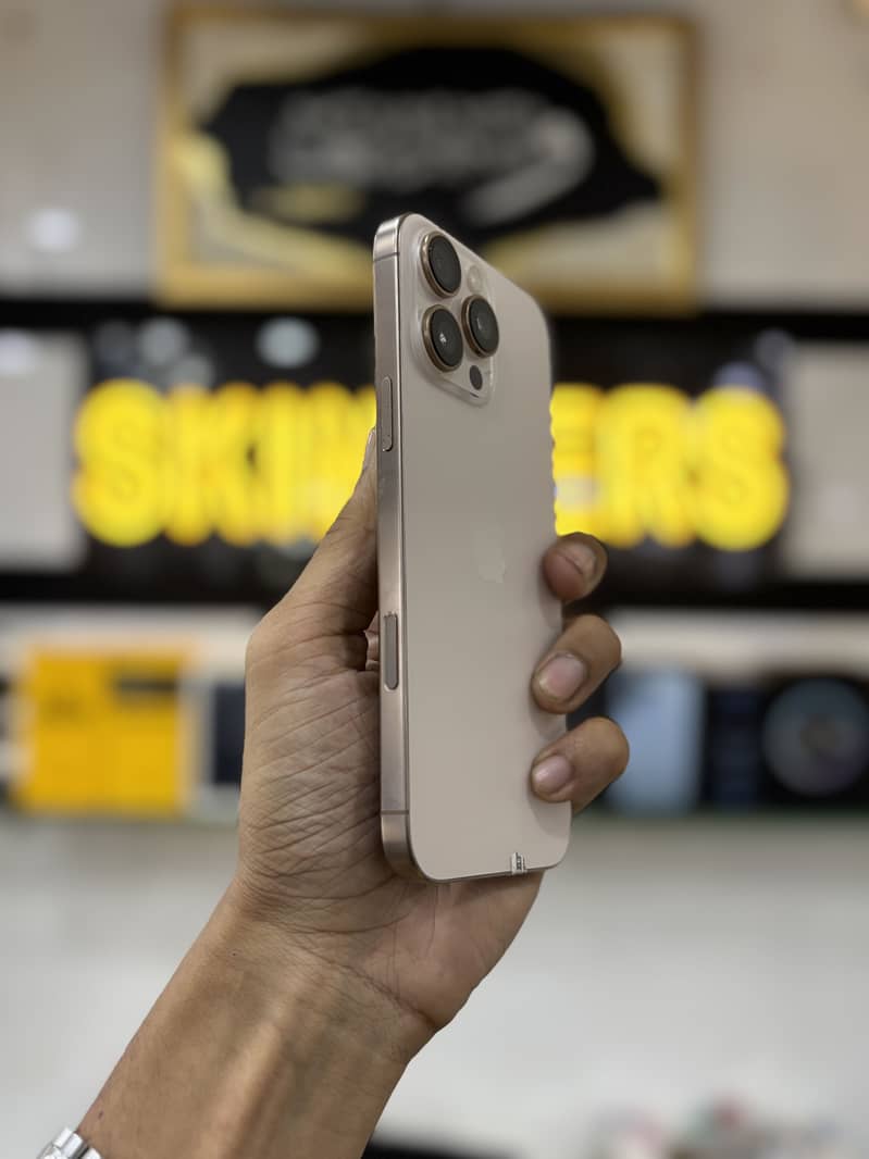 Iphone 16 Pro Max  2