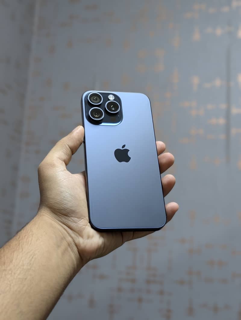 iPhone 15 Pro Max 1