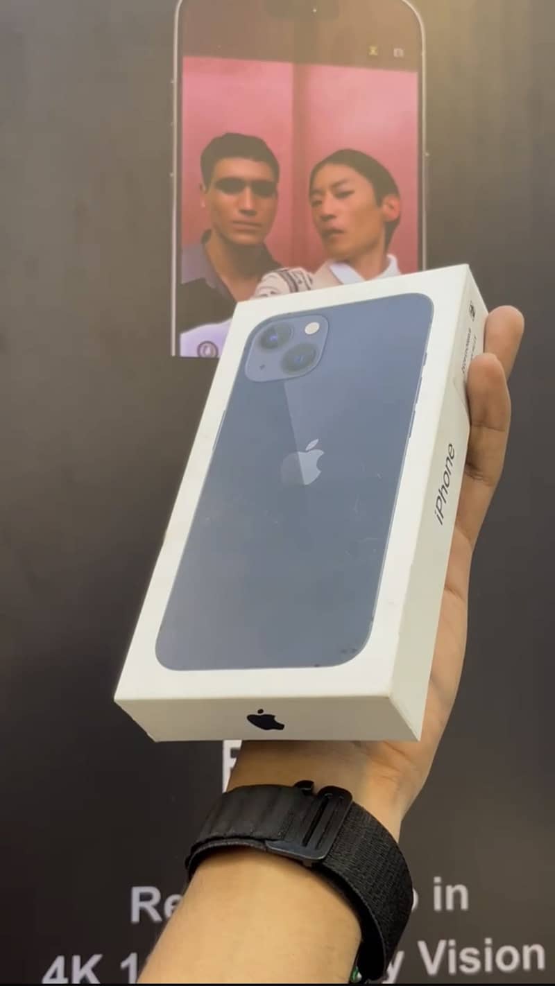 iPhone 13 0
