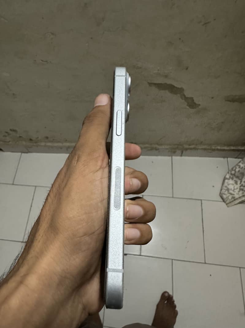 Apple iPhone 15 3
