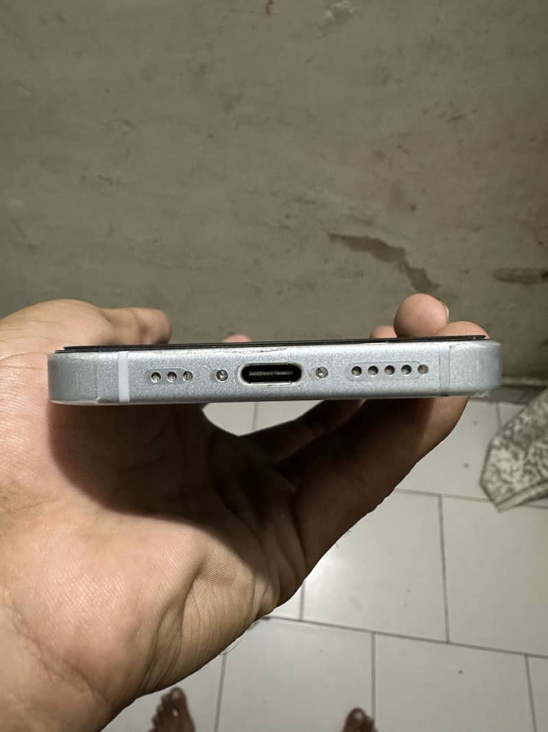Apple iPhone 15 8