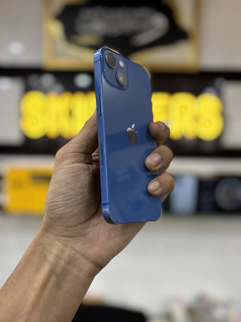 Apple iPhone 13 1