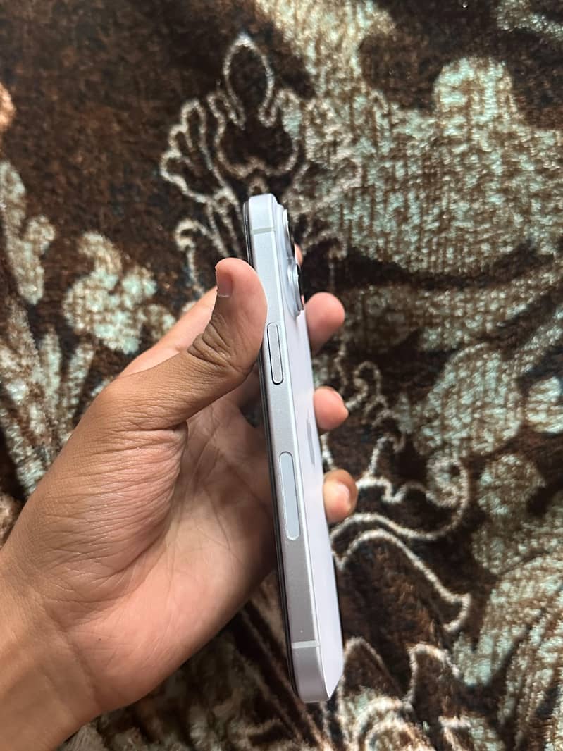 Apple iPhone 15 2