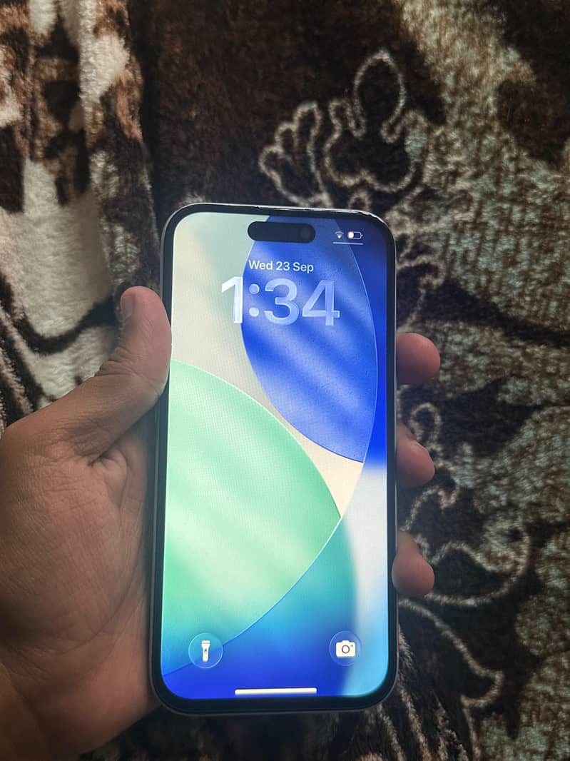 Apple iPhone 15 7