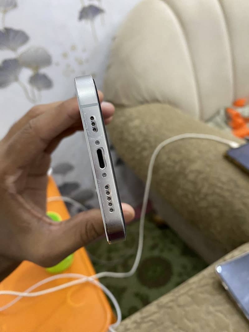 Apple iPhone 12 Pro 4