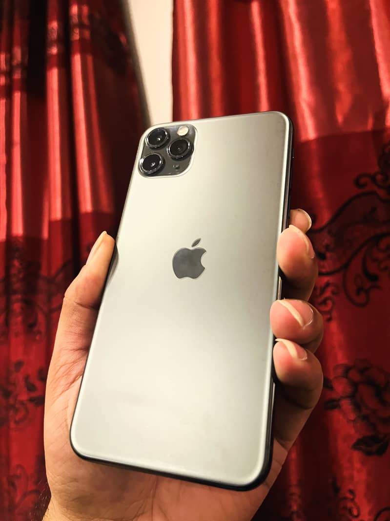Apple iPhone 11 Pro Max 4
