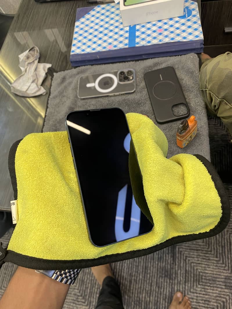 Apple iPhone 13 1