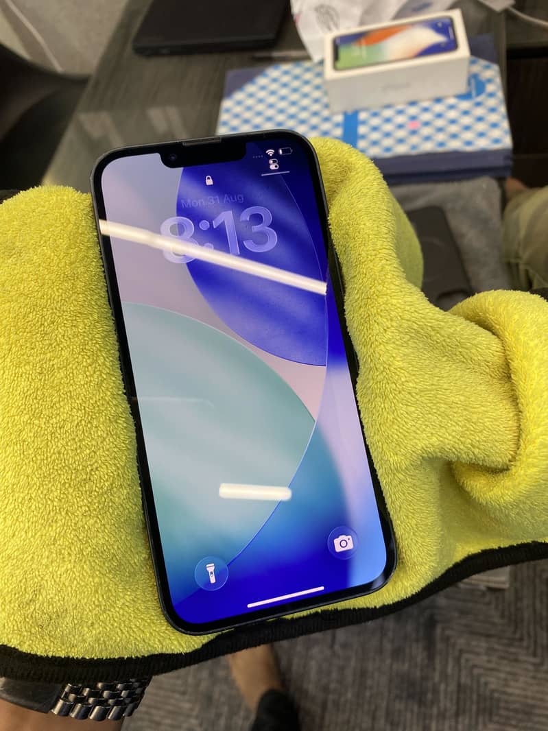 Apple iPhone 13 2