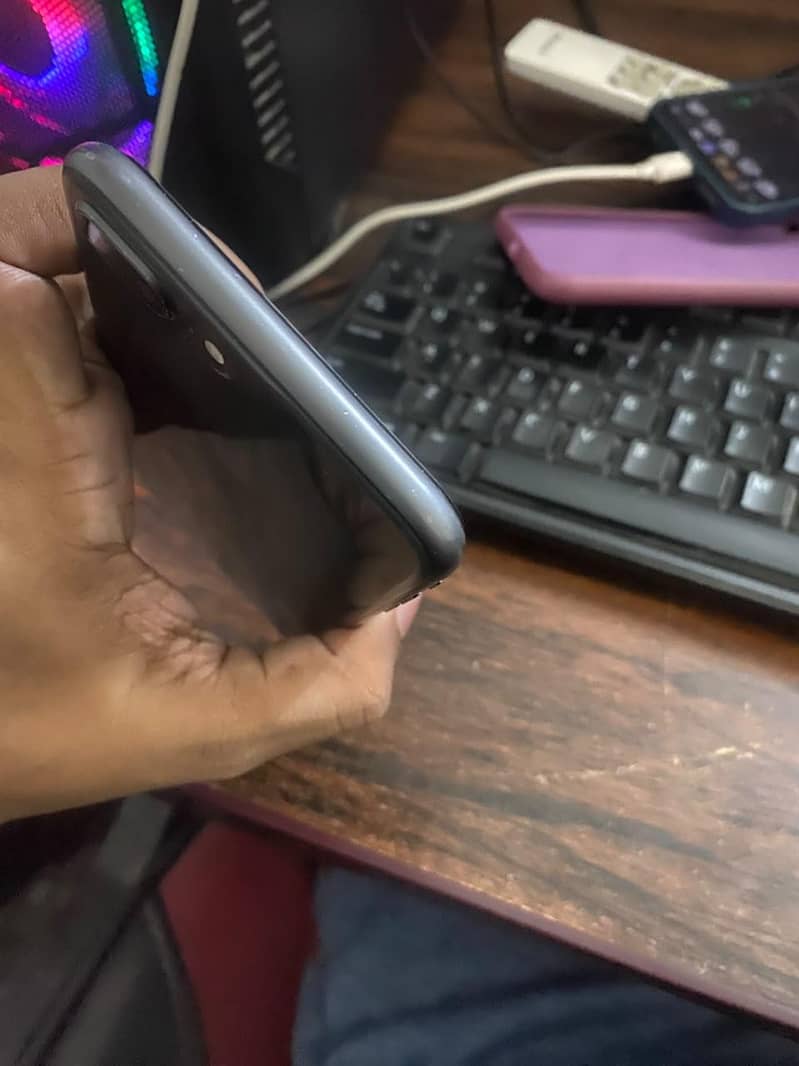 Apple iPhone 8 Plus 4