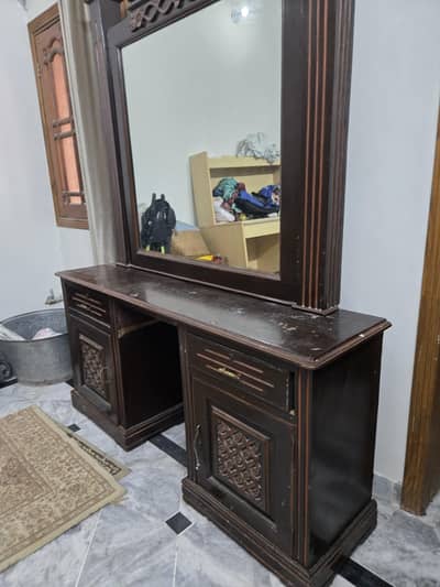 dressing table