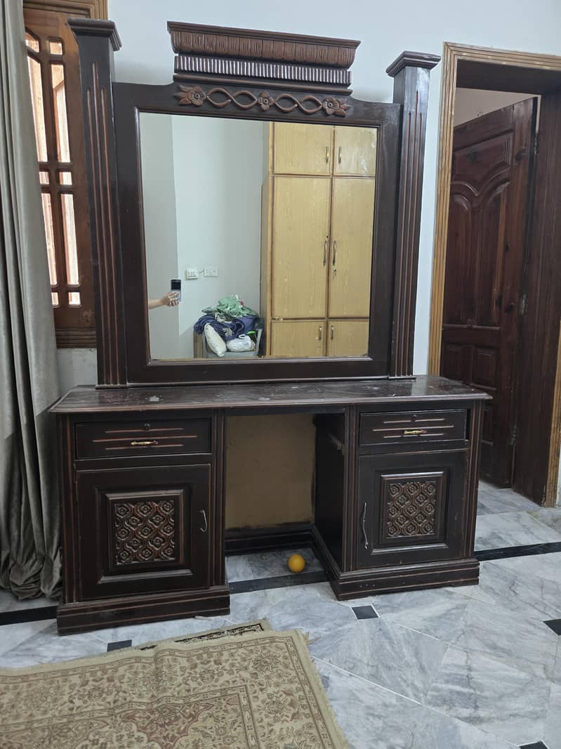 dressing table 1