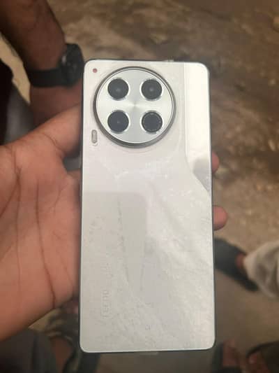 Tecno CAMON 30