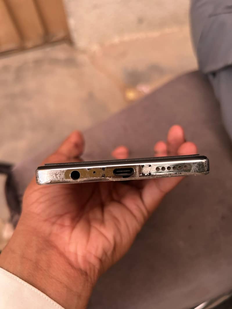 Tecno CAMON 30 1