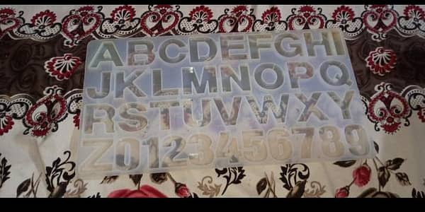 Resin art material