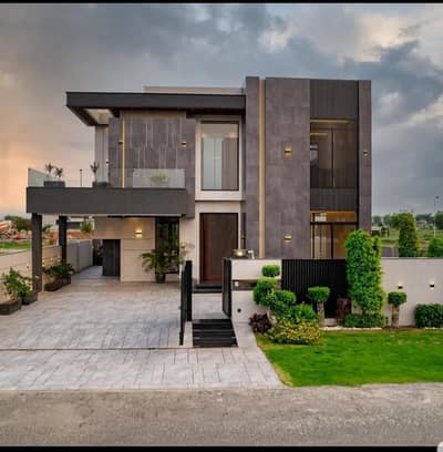 MODERN DESIGN 10 MARLA ELEGANT AND FULLY MAINTAINED SUPER HOT LOCATED BUNGALOW IS AVAILABLE IN THE BEST BLOCK OF DHA LAHORE.