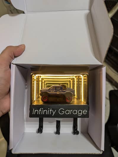 3 key Metal Infinity Garage