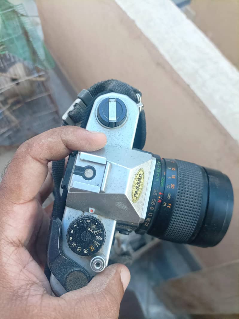 electro ka 1966 model camera or yashica fx-7 35mm 3