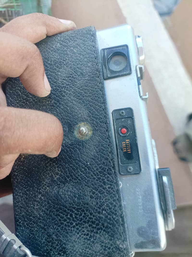 electro ka 1966 model camera or yashica fx-7 35mm 6
