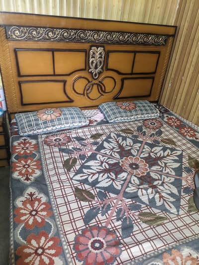 Bed + Metras + Side tables