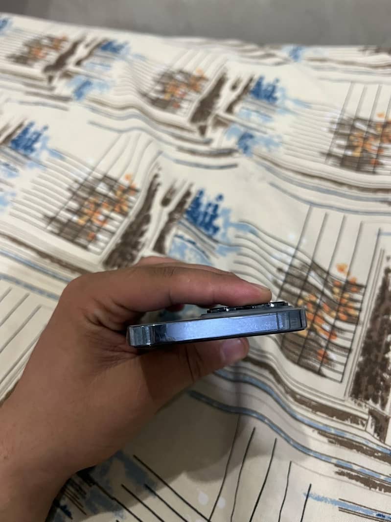 Apple iPhone 13 Pro 2