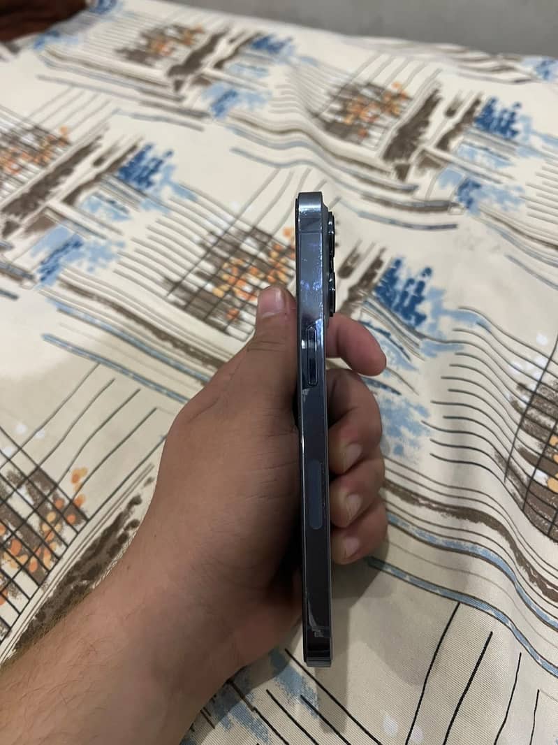 Apple iPhone 13 Pro 3