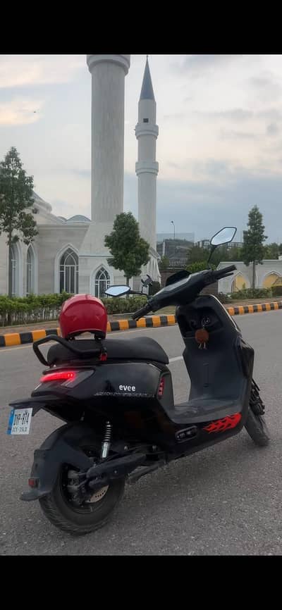 Evee S1 Electric Scooty 2025 Model - Excellent Condition For Sale