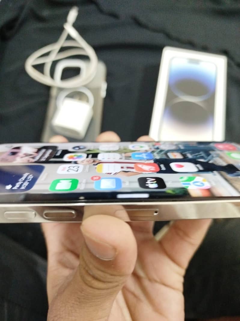 Apple iPhone 14 Pro Max 6