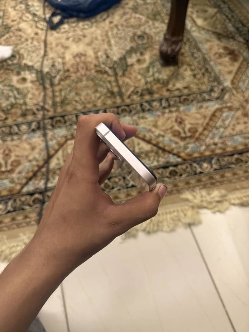 Apple iPhone 13 3