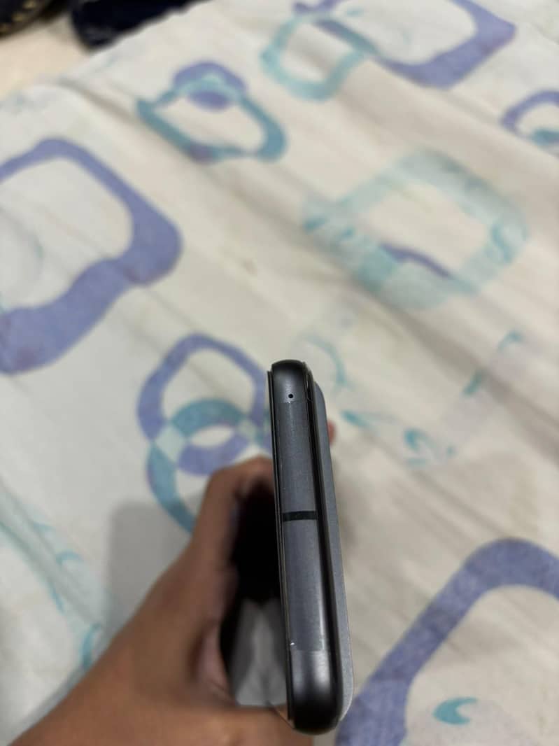 Google Pixel 8 4