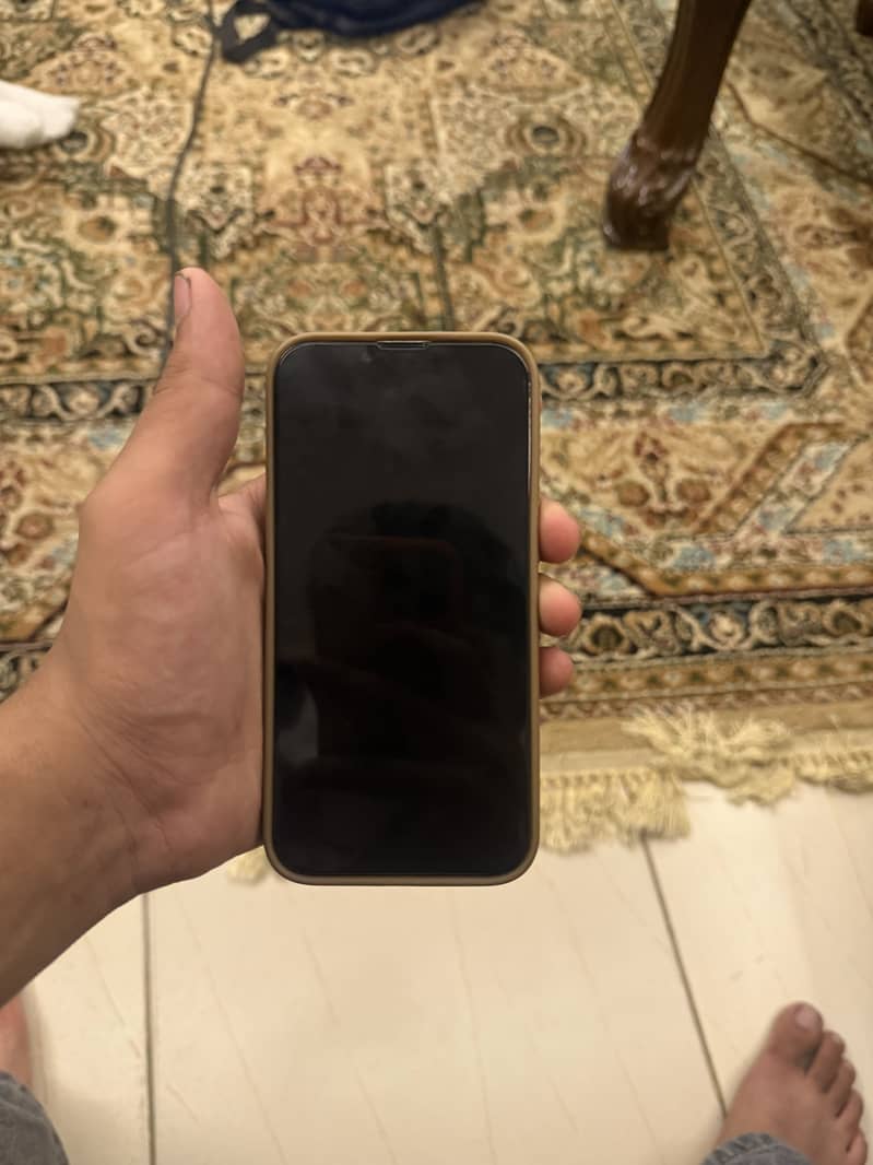 Apple iPhone 13 5